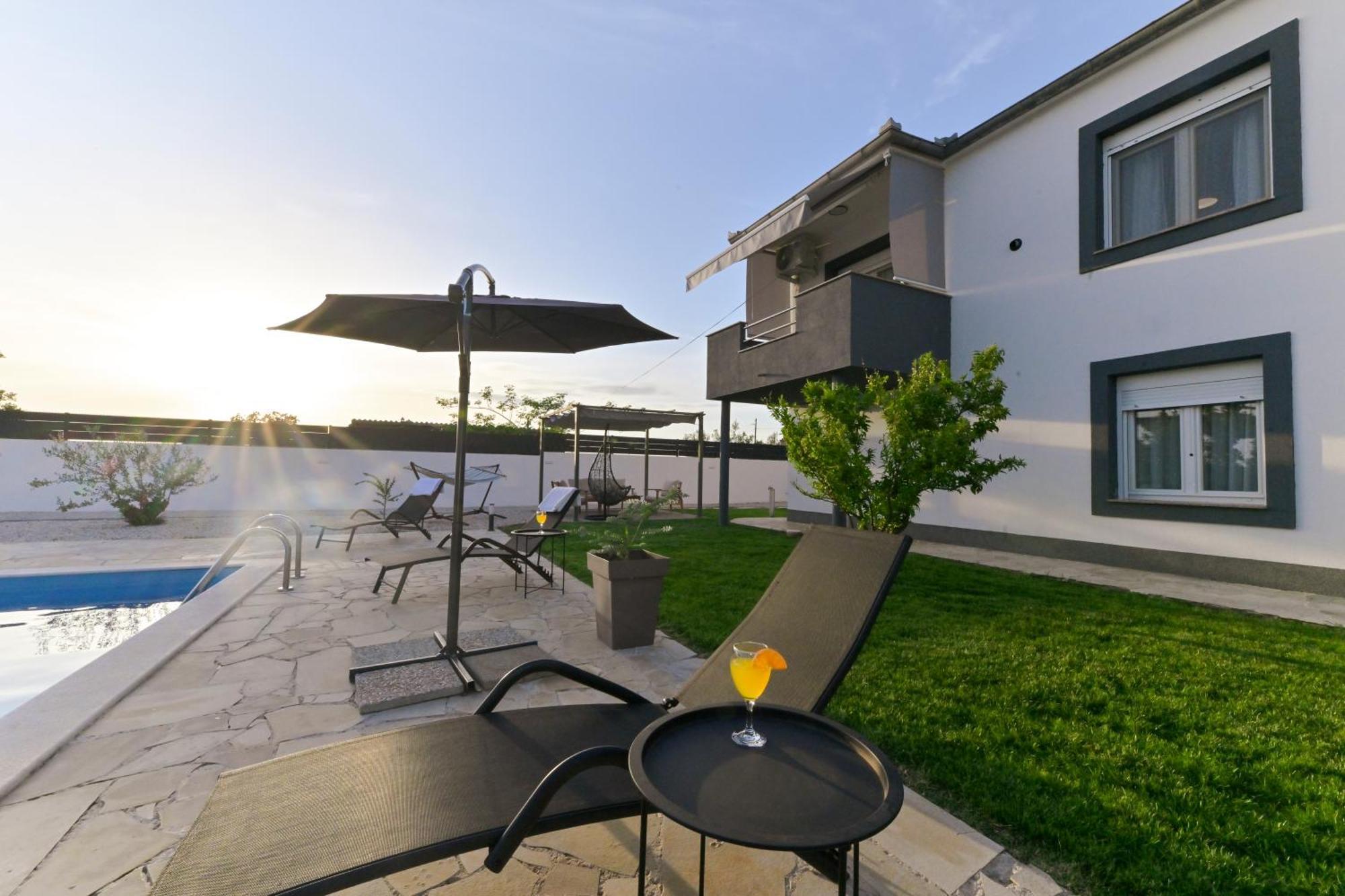 Apartment Amelie - With Pool And Sauna! Galovac  Exterior foto